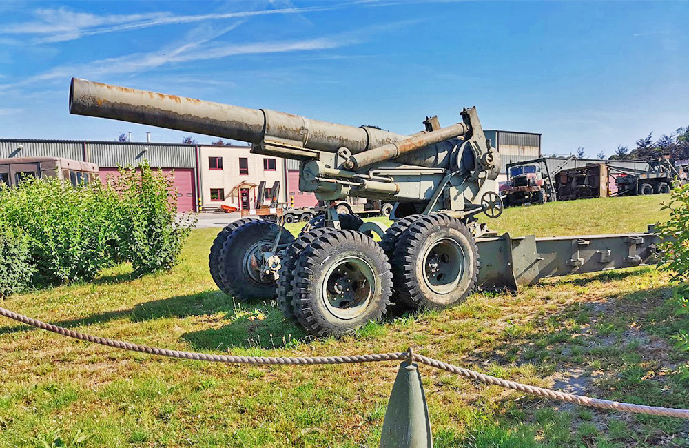 Long Tom gun at Bastogne Barracks Long Tom gun at Bastogne Barracks