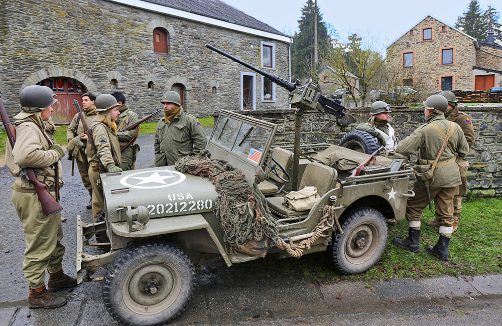 Reenactors with a Jeep Reenactors with a Jeep