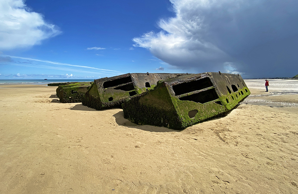 Gold Beach, Mulberry Harbor Gold Beach, Mulberry Harbor