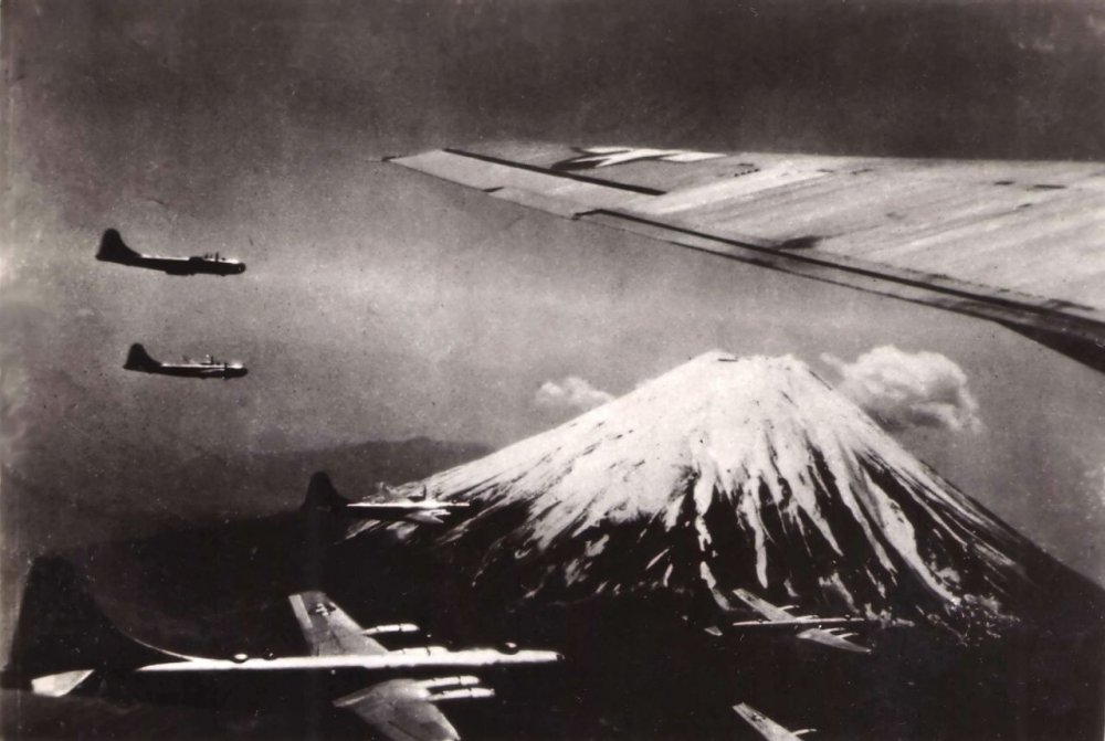 Operation Starvation was an American operation in the run-up to the intended invasion of Japan. What was its goal?