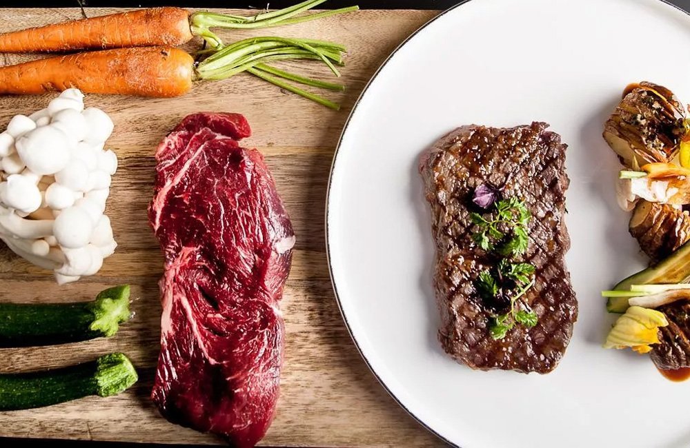 Main course in Normandy - https://www.liondor-bayeux.fr/ Main course in Normandy - https://www.liondor-bayeux.fr/