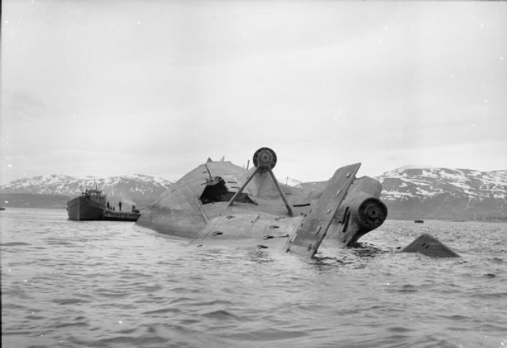 How was the German battleship Tirpitz destroyed?