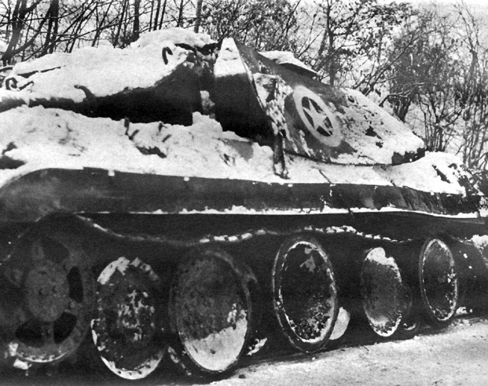 What was the name of the German operation to capture bridges and sow confusion with English-speaking German soldiers wearing American uniforms and driving fake American vehicles behind Allied lines during the Battle of the Bulge?