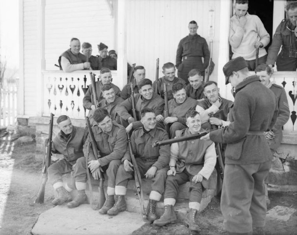 Which was the first nation the United Kingdom gave military aid to when it was invaded by German in World War II?