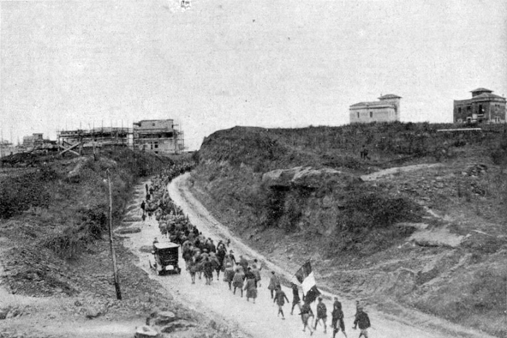 Mussolini wanted to move people out of Italian cities to mitigate the effects of any Allied bombing campaigns. What measure did he take in August 1939, shortly before World War II began?