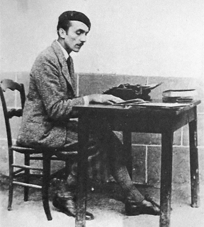 What was the primary field of research of esotericist and SS officer Otto Rahn, who was one of the figures responsible for the notion that the SS was interested in the supernatural?