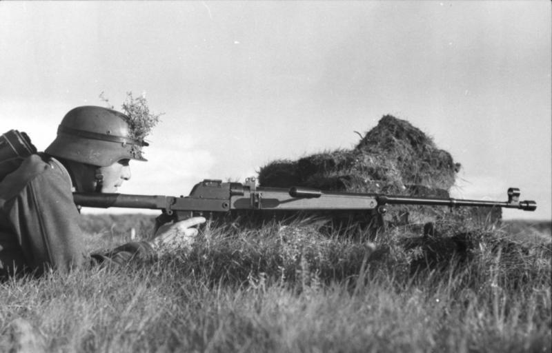 Can you identify this World War II-era German firearm?
