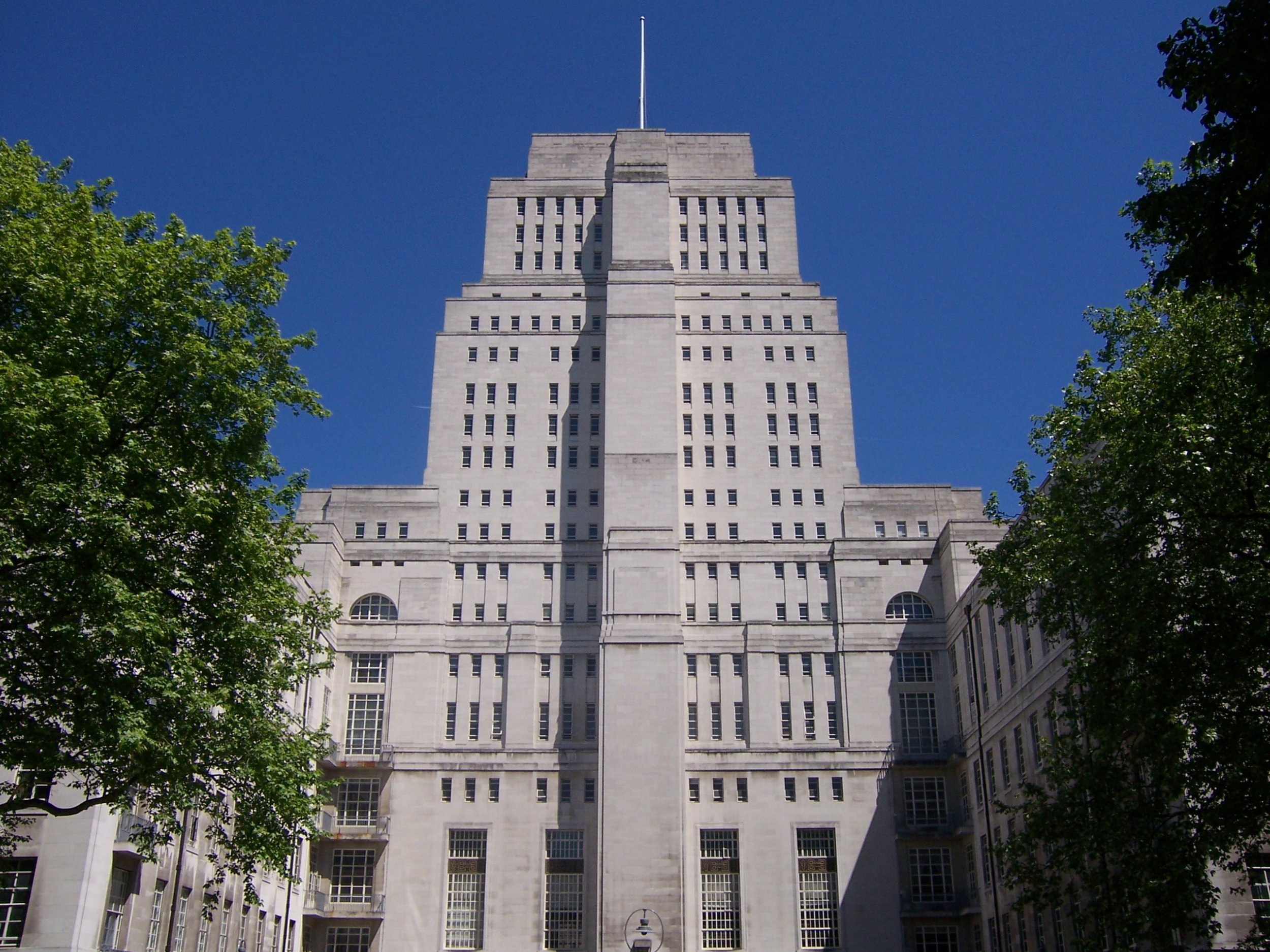 What was the name of the British governmental department responsible for publicity and propaganda during World War II?