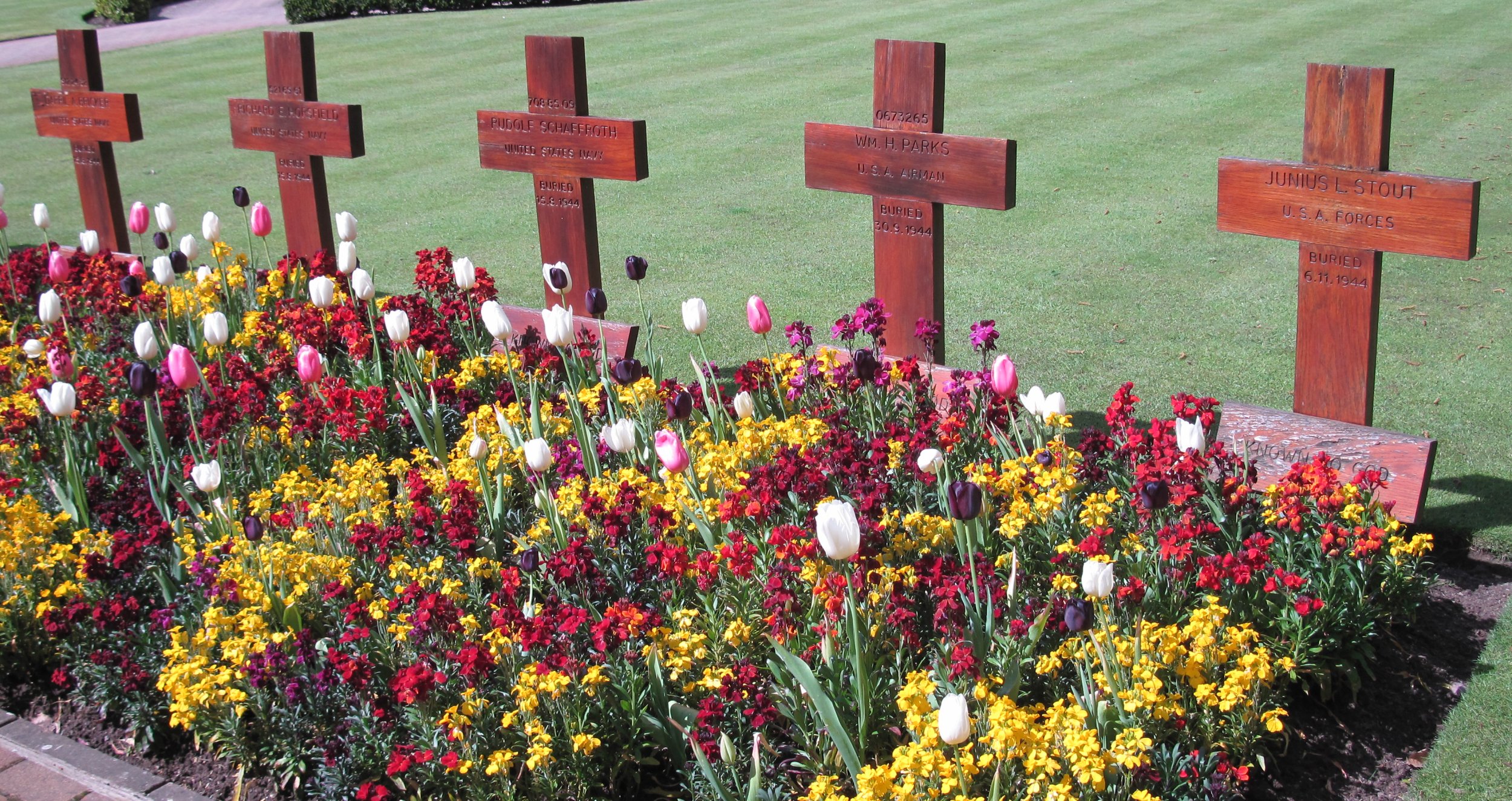There are 12 empty American graves in the Commonwealth War Cemetery at Howard Davis Park on the Channel Islands, a place that was under German occupation in World War II. Who was Howard Davis, after whom the park was named?
