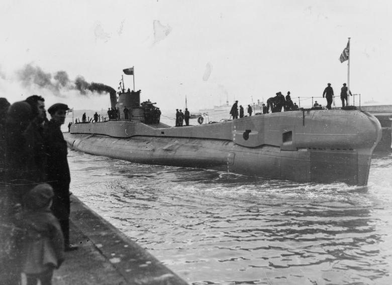 What kind of (young) animal lived aboard the World War II British submarine HMS Trident for a while after it was gifted to the crew by the Russians?