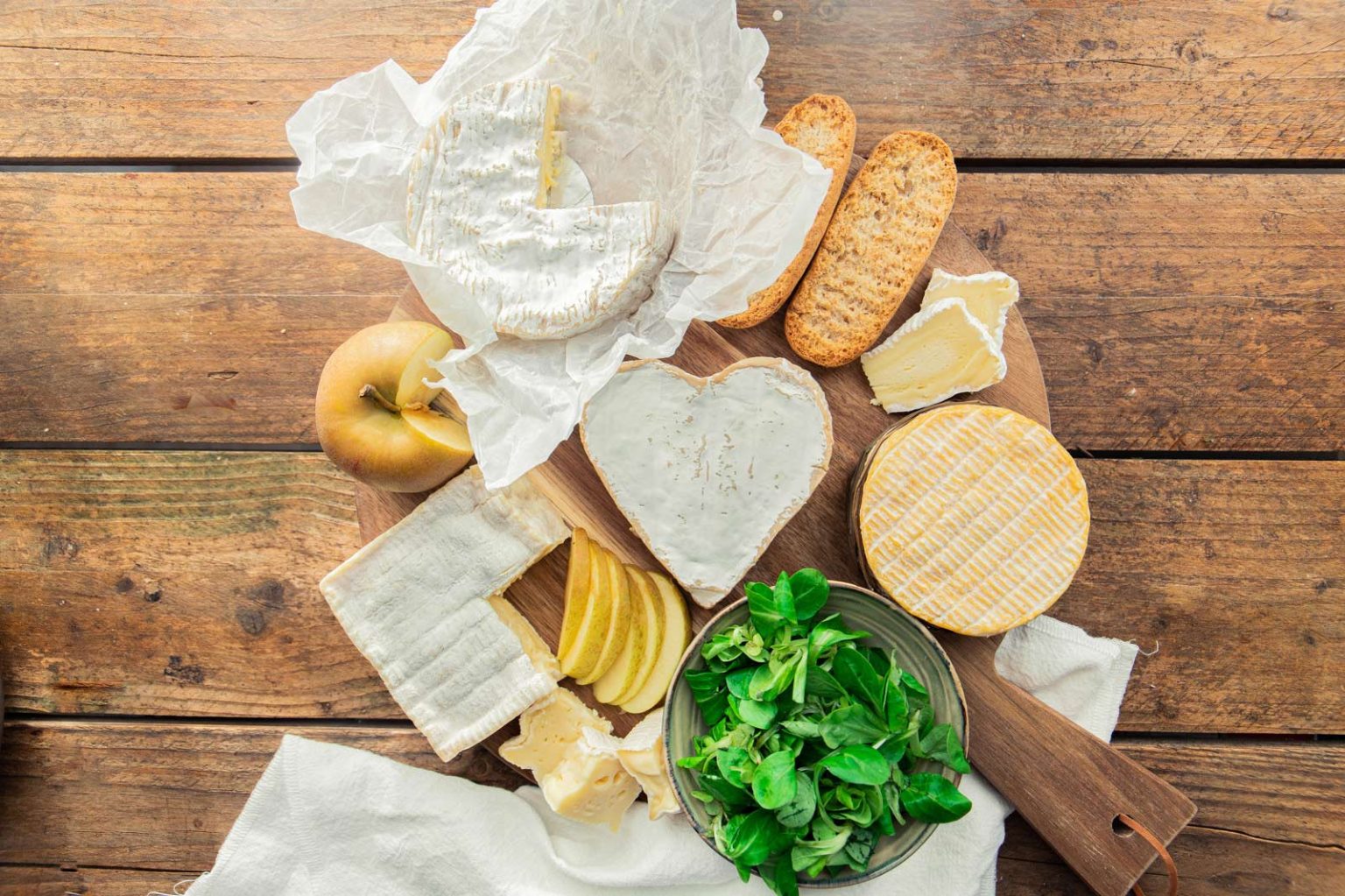 Which statesman commented on World War II France with “A country that is able to give the world 360 cheeses cannot die”?