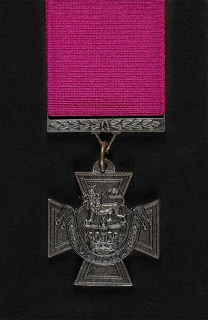 Can you identify this British military decoration that was awarded in World War II (and numerous other conflicts)?