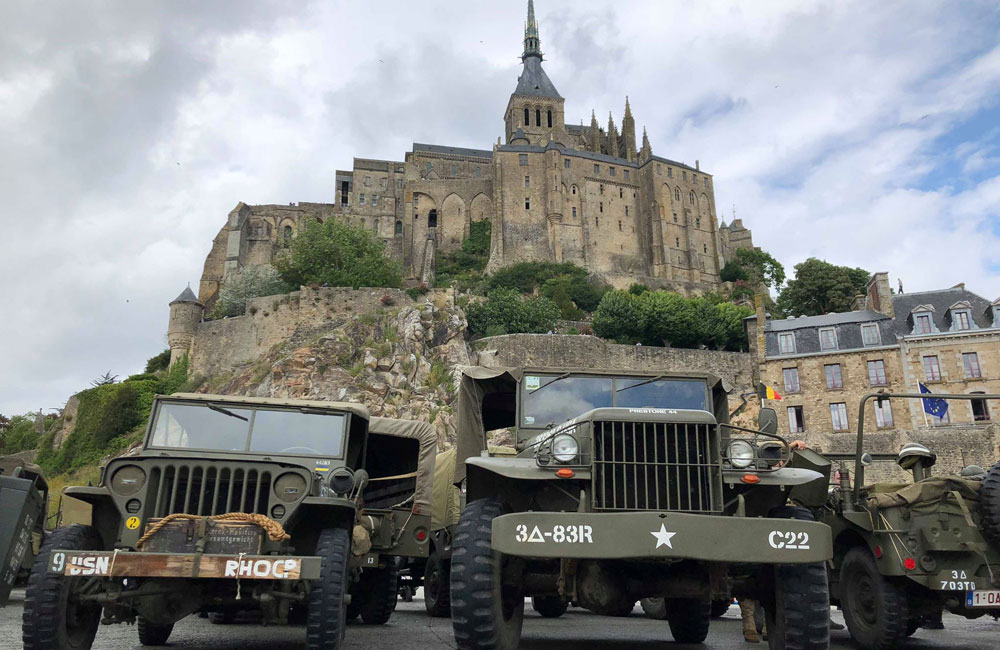 American vehicles at Mont-Saint-Michel