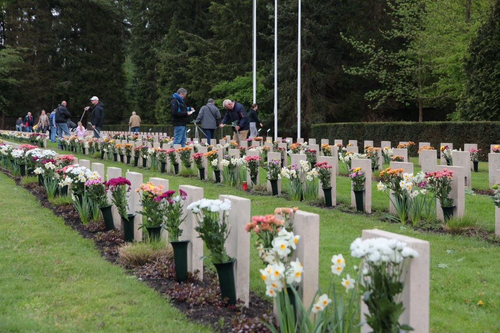 Which country lost the most lives in World War II?