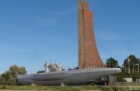 U 995 with the Laboe Naval Memorial - TeWeBs_Wikipedia
